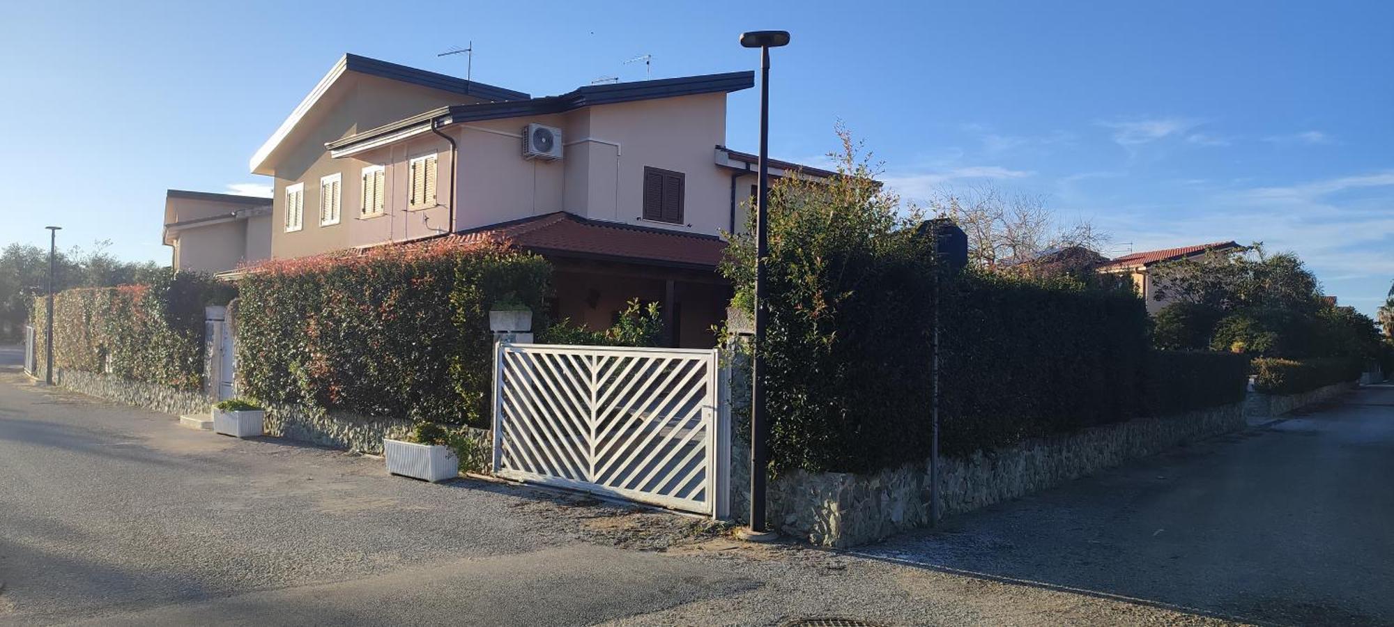 Villetta Aurora Villaggio Porto Ada A 2 Passi Dal Mare Pizzo  Exterior foto